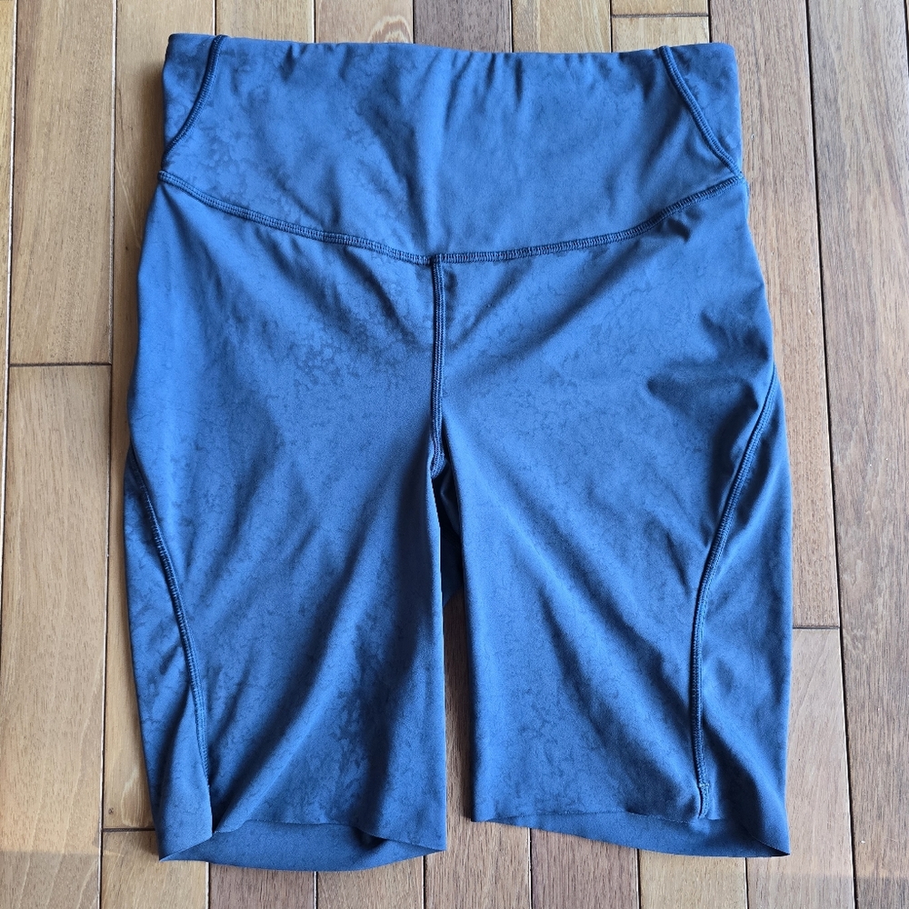lululemon Base Pace High-Rise Short 8" (Size 6)